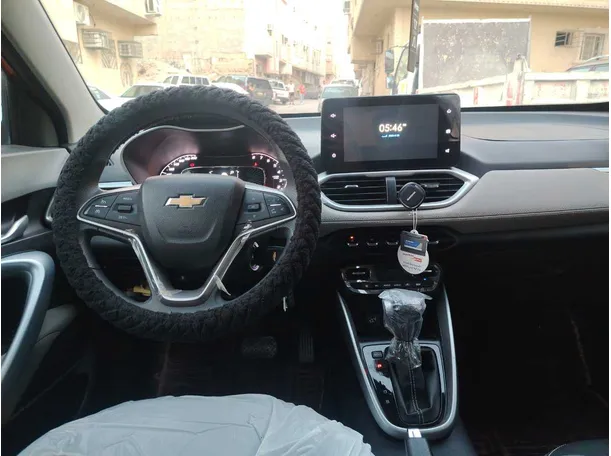 Car image 19