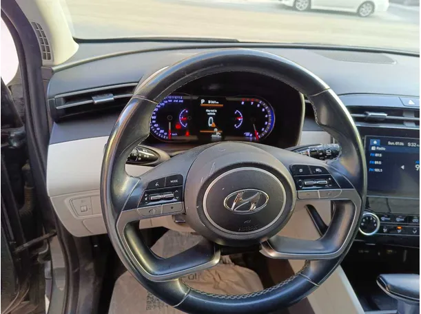 Car image 24