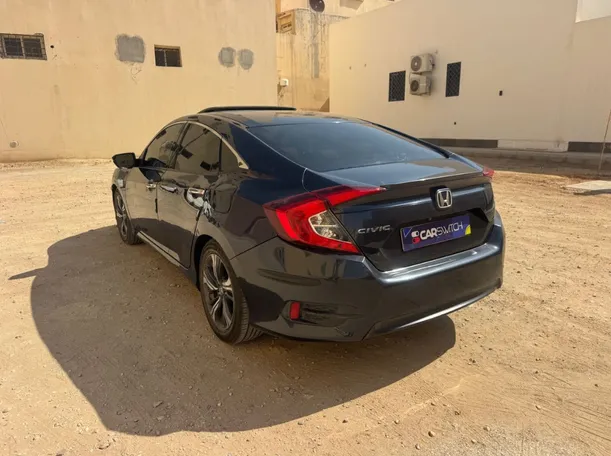 Car image 7