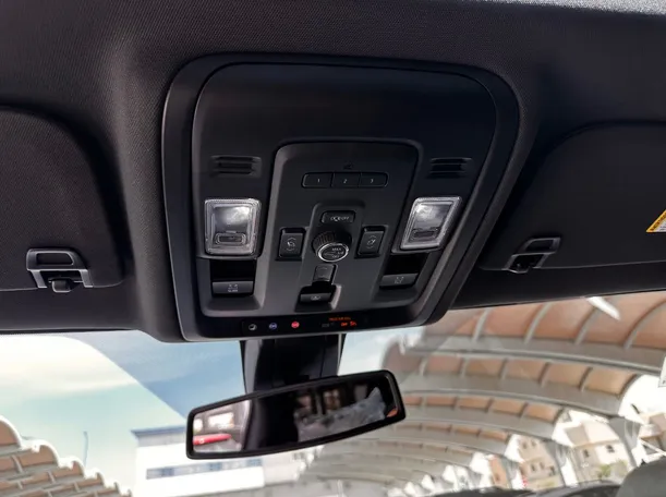 Car image 27