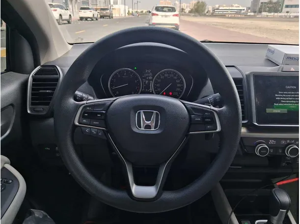 Car image 18