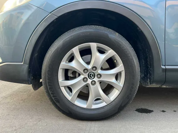 Car image 9