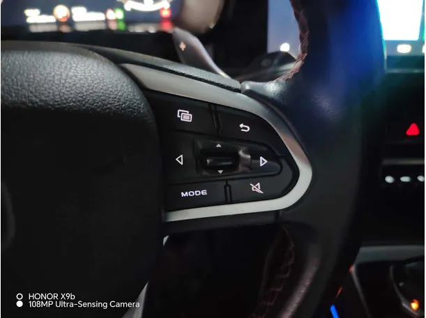 Car image 32
