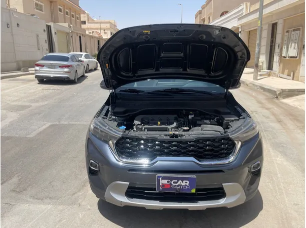 Car image 24