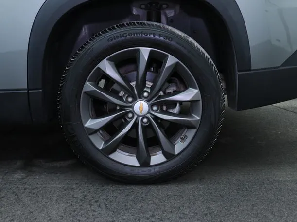 Car image 7
