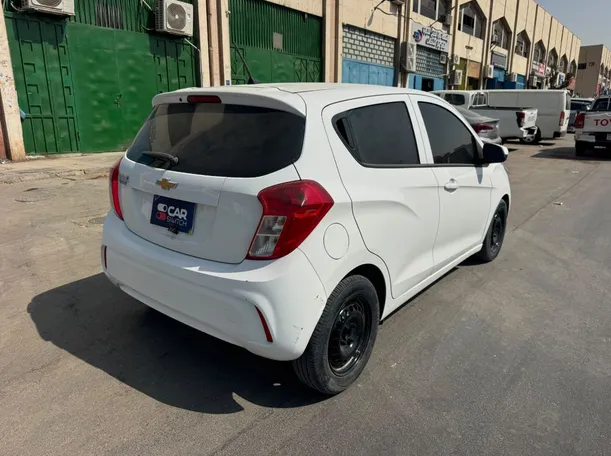 Car image 5