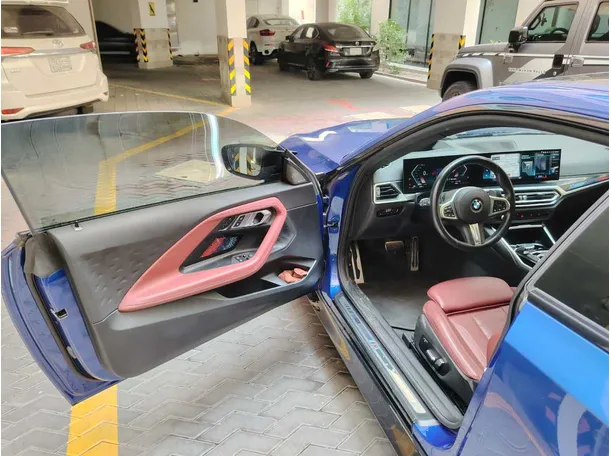 Car image 12