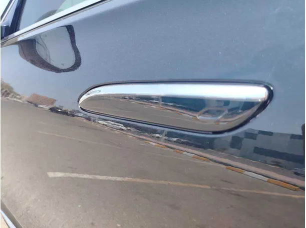 Car image 35