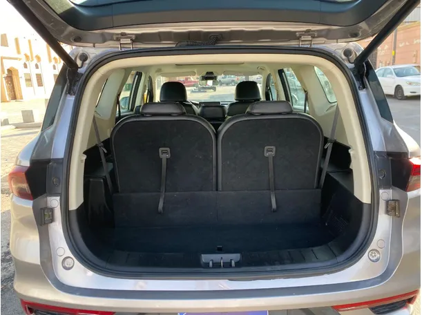 Car image 21
