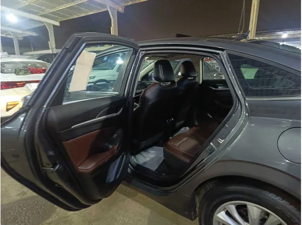Car image 23
