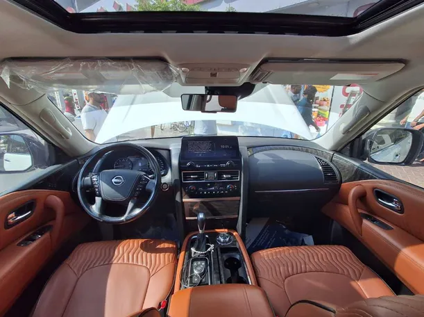 Car image 18