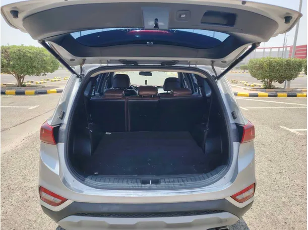 Car image 23
