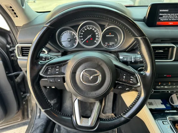 Car image 17