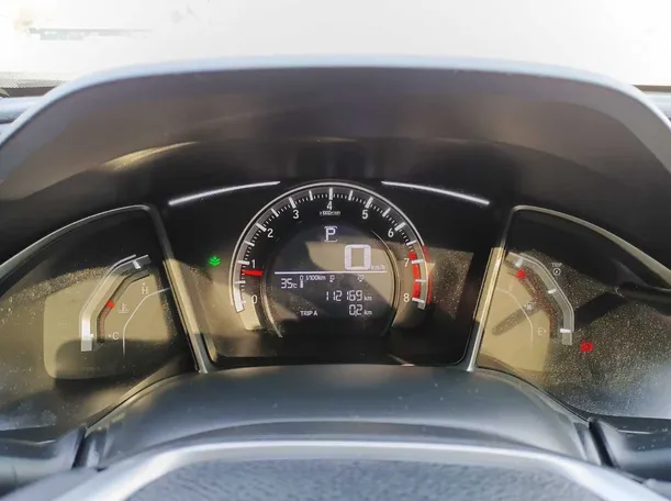Car image 18
