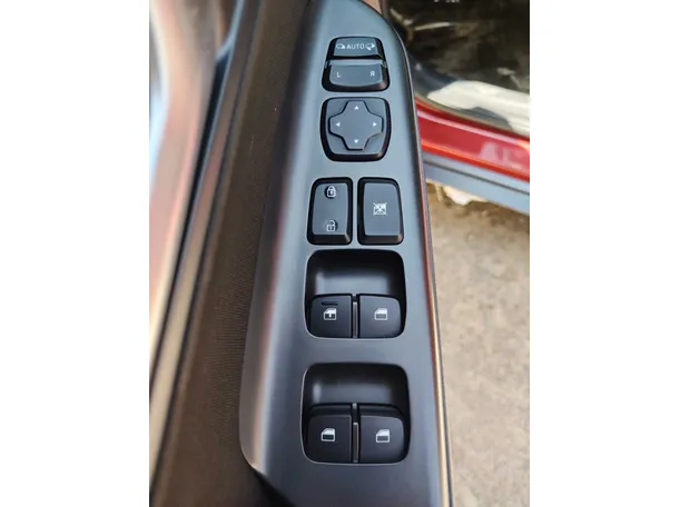 Car image 28