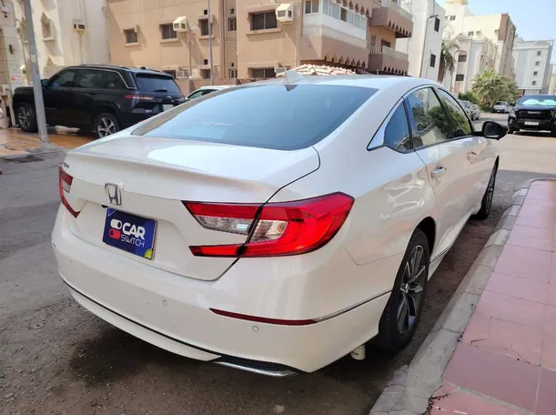 Car image 5