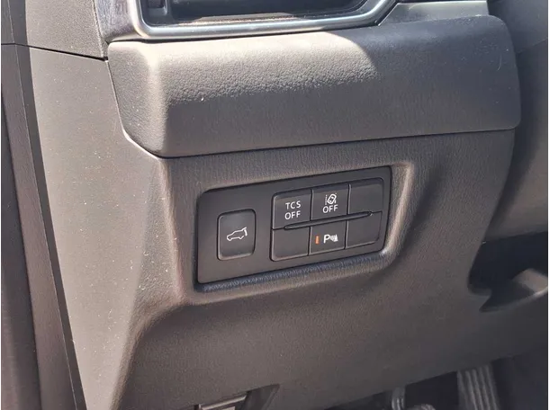 Car image 23
