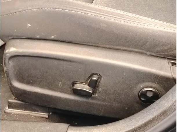 Car image 27