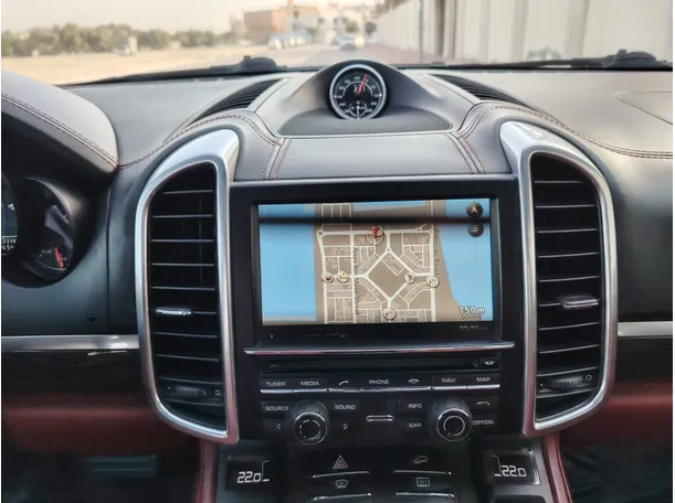 Car image 15