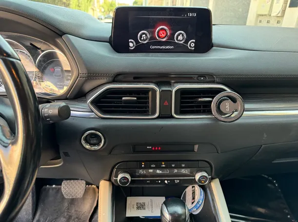 Car image 16