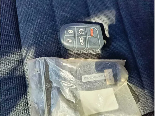 Car image 29
