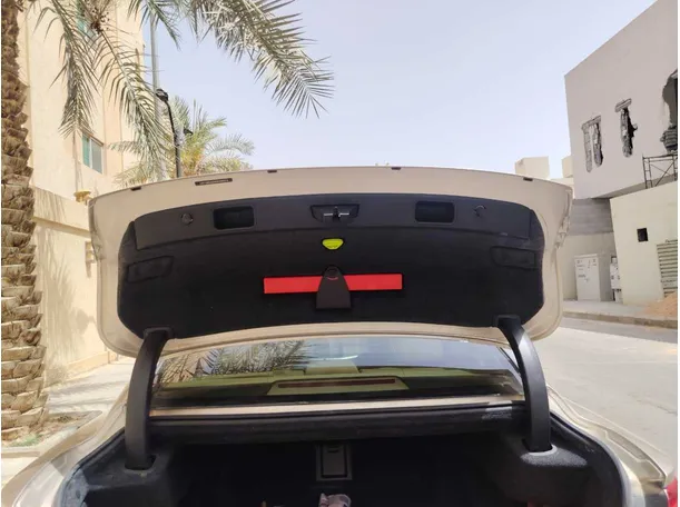 Car image 24
