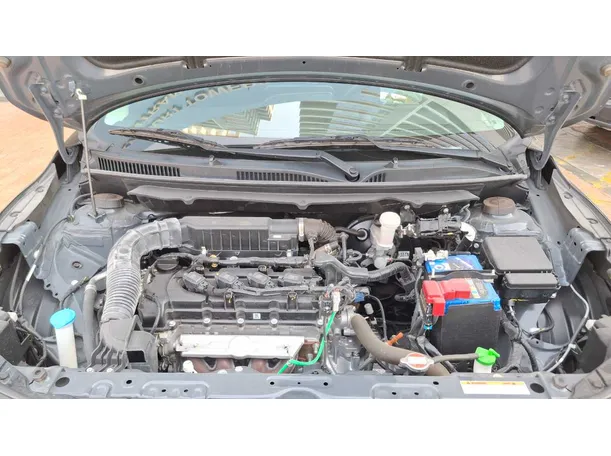 Car image 12