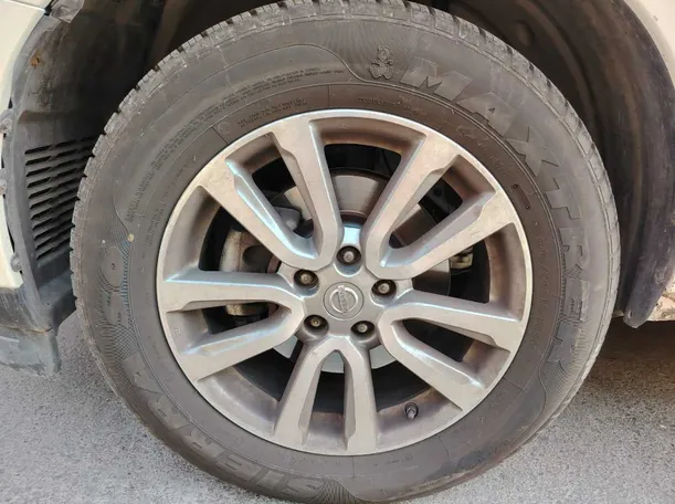 Car image 10