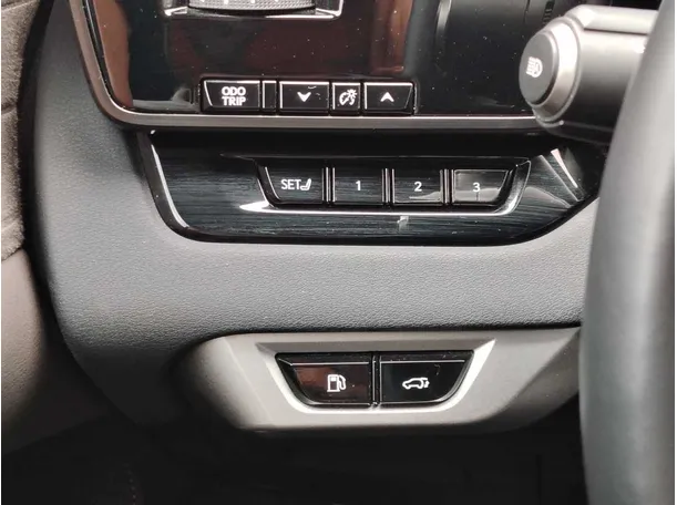 Car image 35