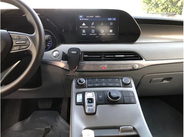 Car image 16