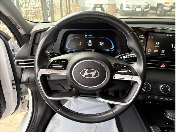 Car image 13