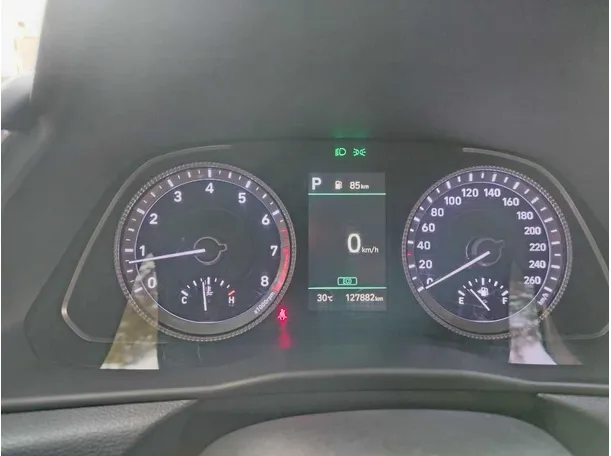 Car image 25