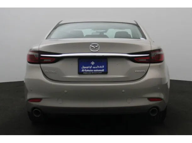 Car image 12