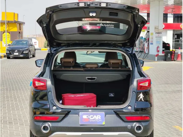 Car image 25