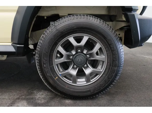 Car image 7