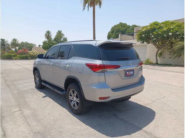 Car image 7
