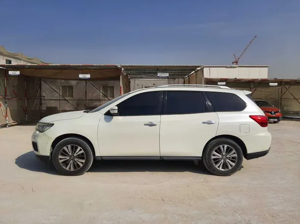 Car image 8