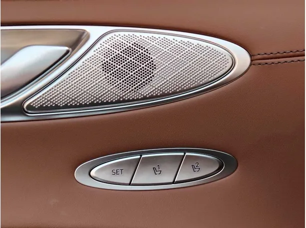 Car image 35