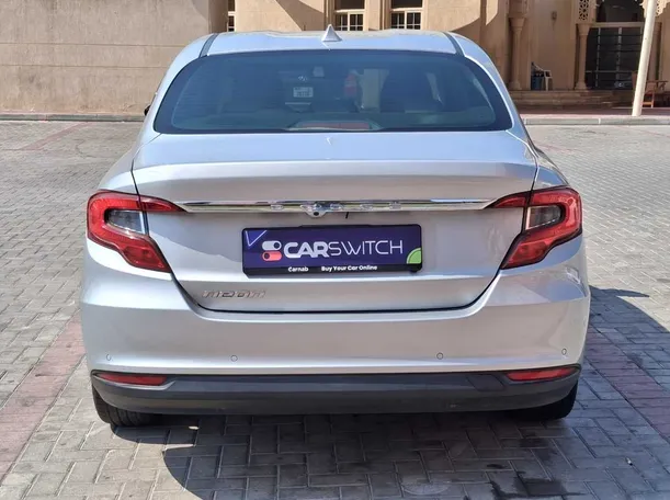 Car image 6