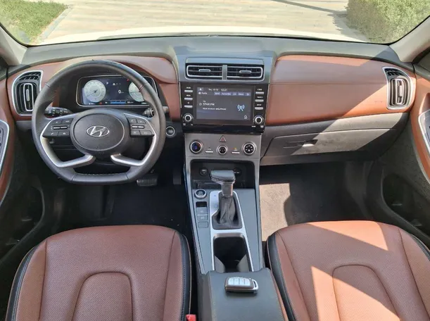 Car image 18