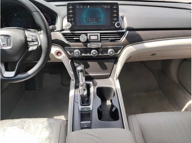 Car image 20