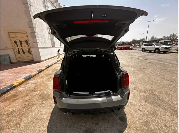 Car image 22