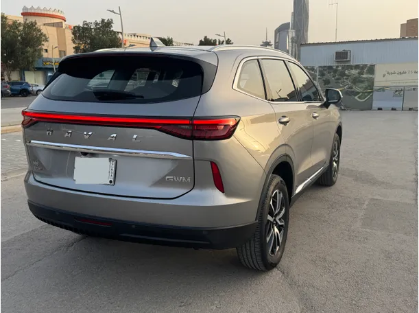 Car image 4