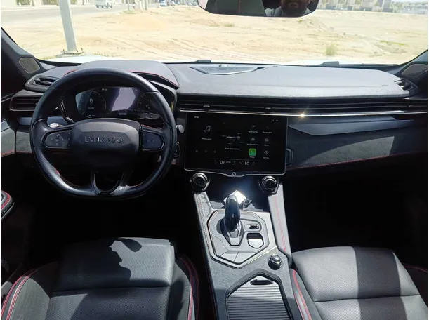 Car image 19