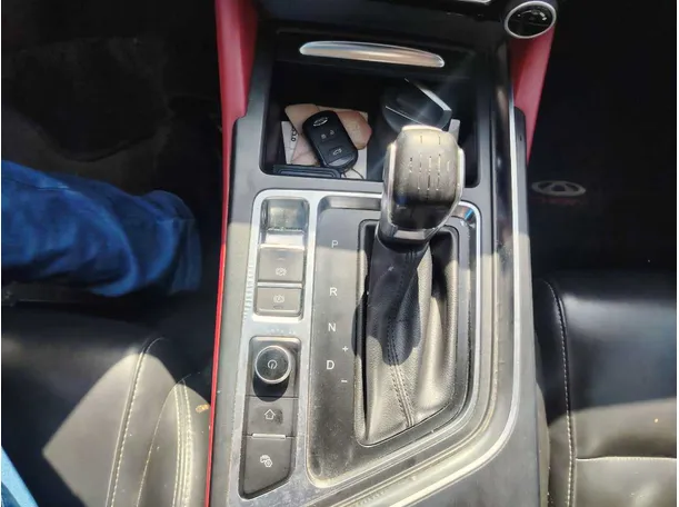 Car image 27