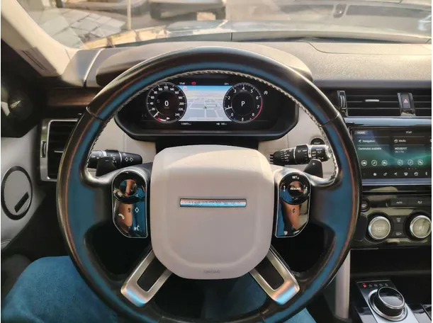 Car image 26