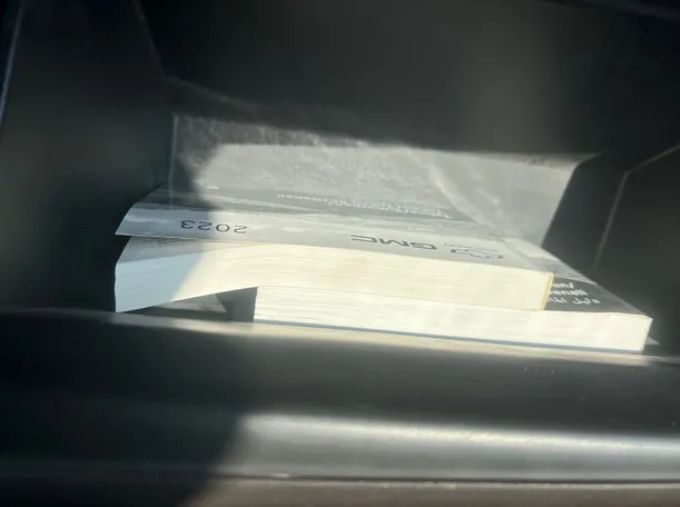 Car image 27
