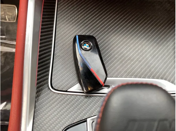 Car image 30
