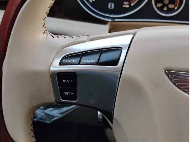 Car image 28