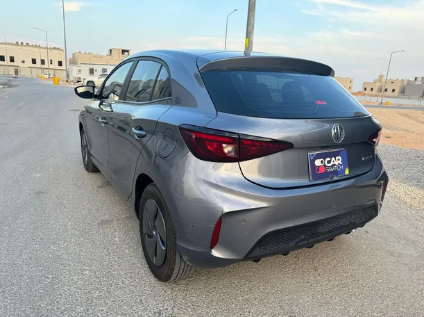 Car image 7